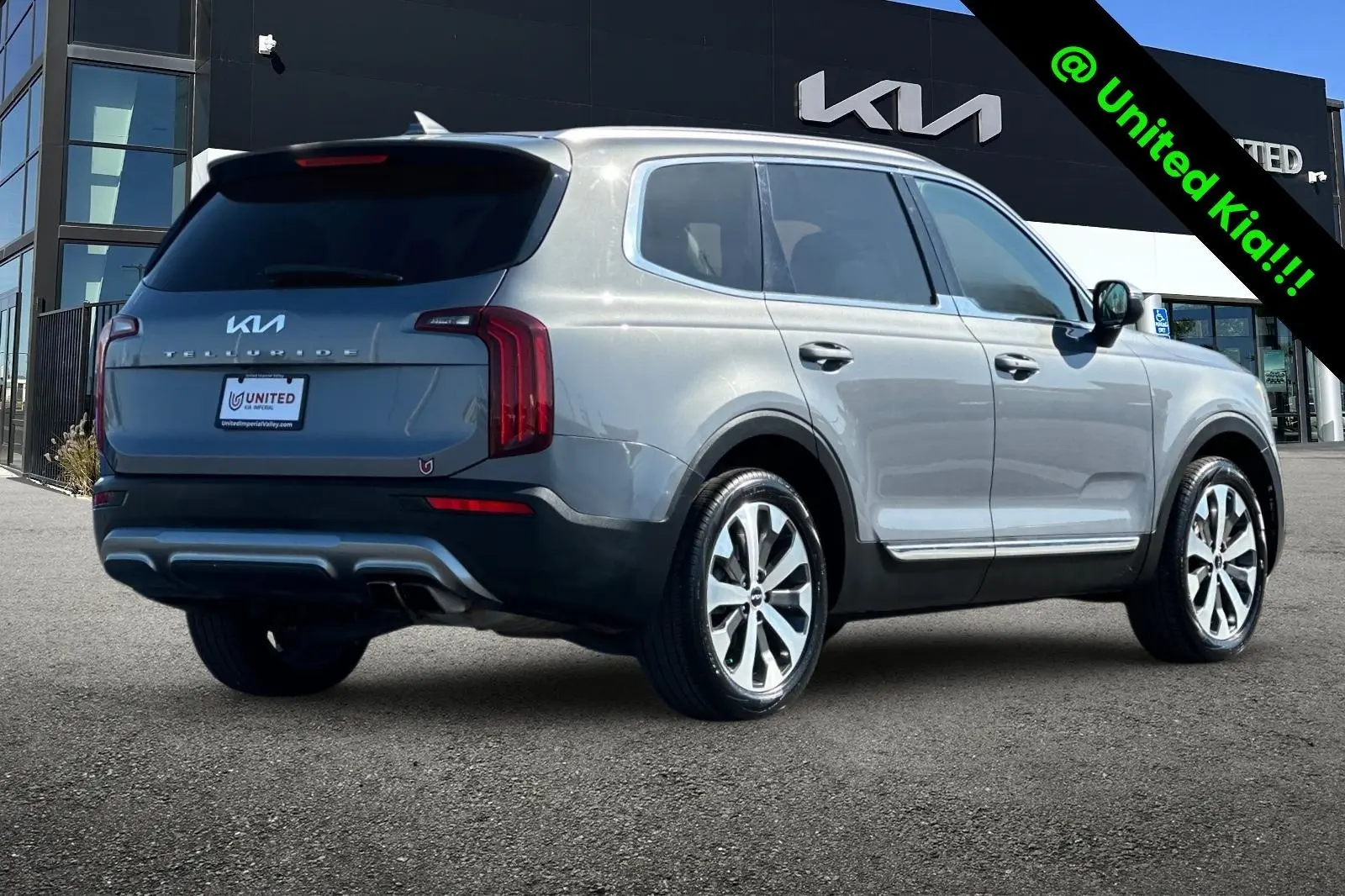 2022 Kia Telluride EX photo 2