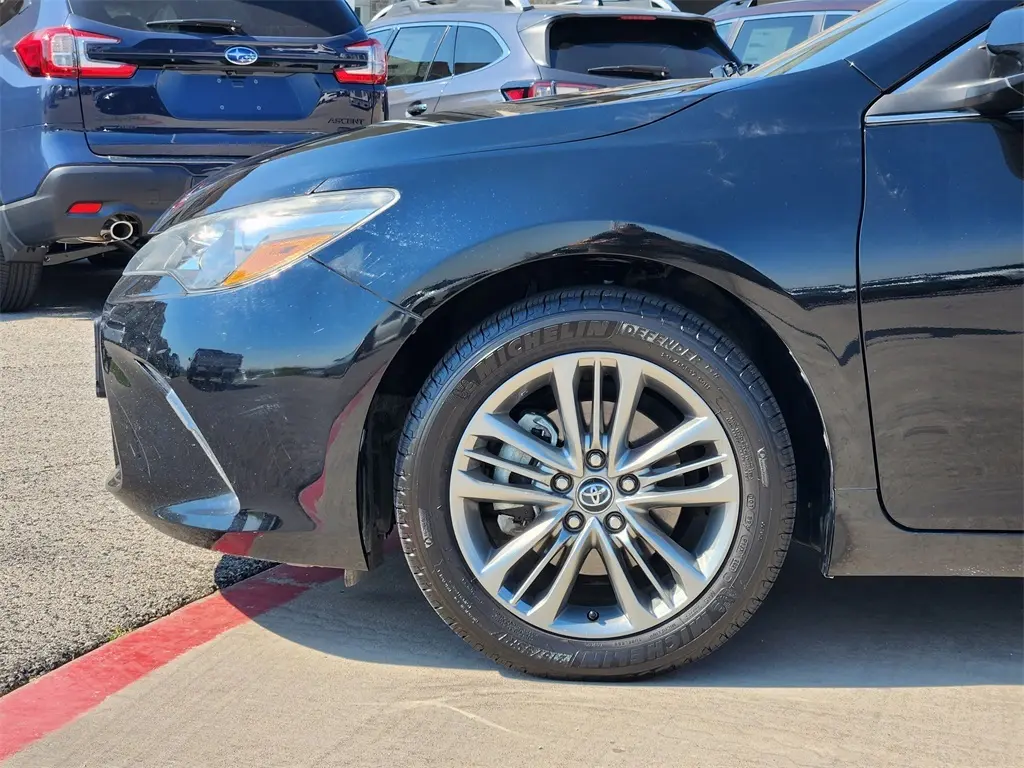 2016 Toyota Camry Base photo 5