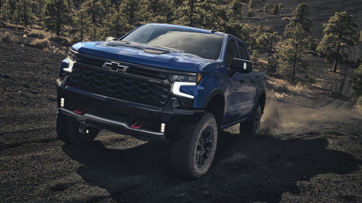 2026 Chevy Silverado 1500 Exterior Driver Side Front Angle