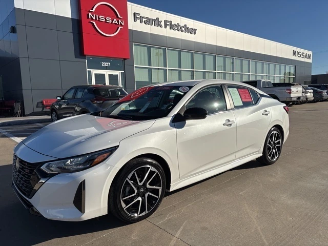 2025 Nissan Sentra SR's photo