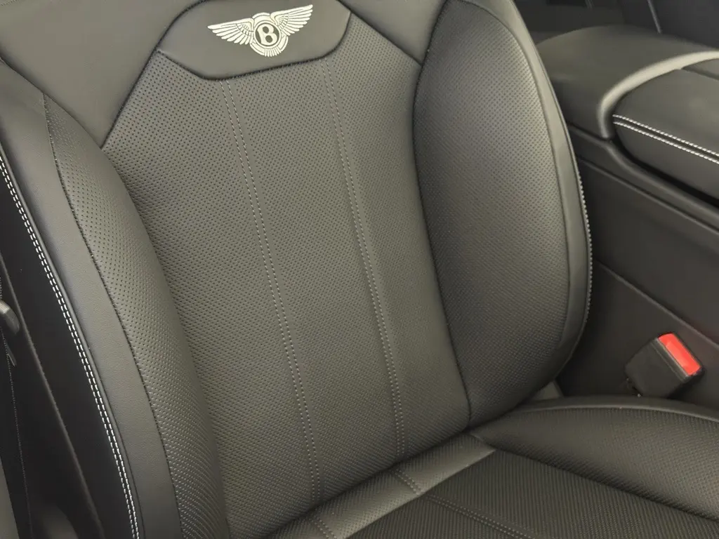 2025 Bentley Bentayga Azure photo 56