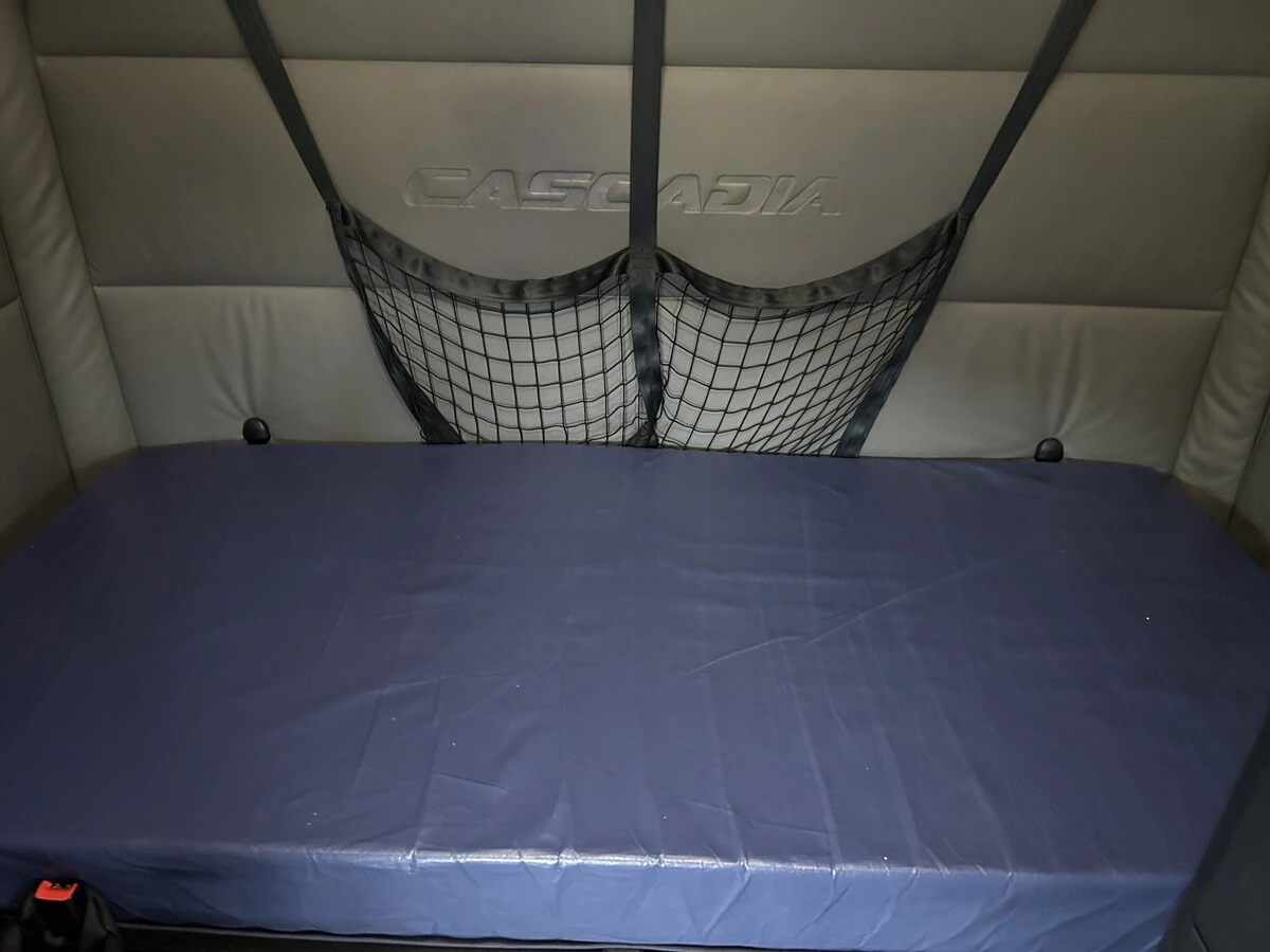 2022 Freightliner Cascadia - image 18