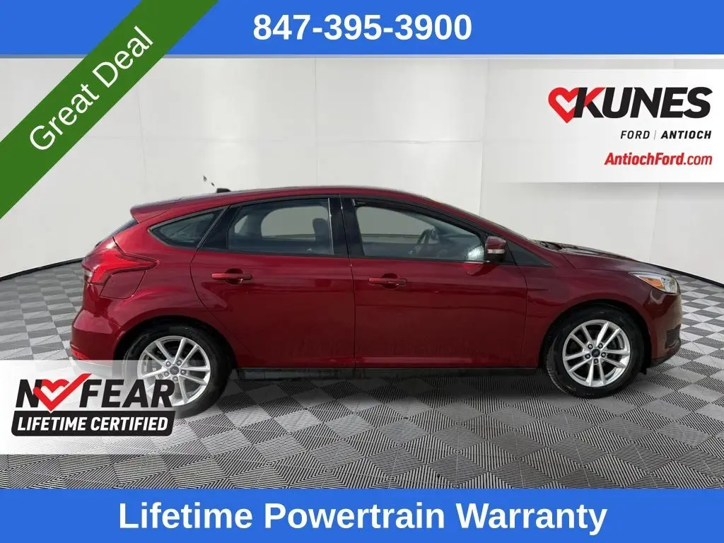 2016 Ford Focus SE photo 2