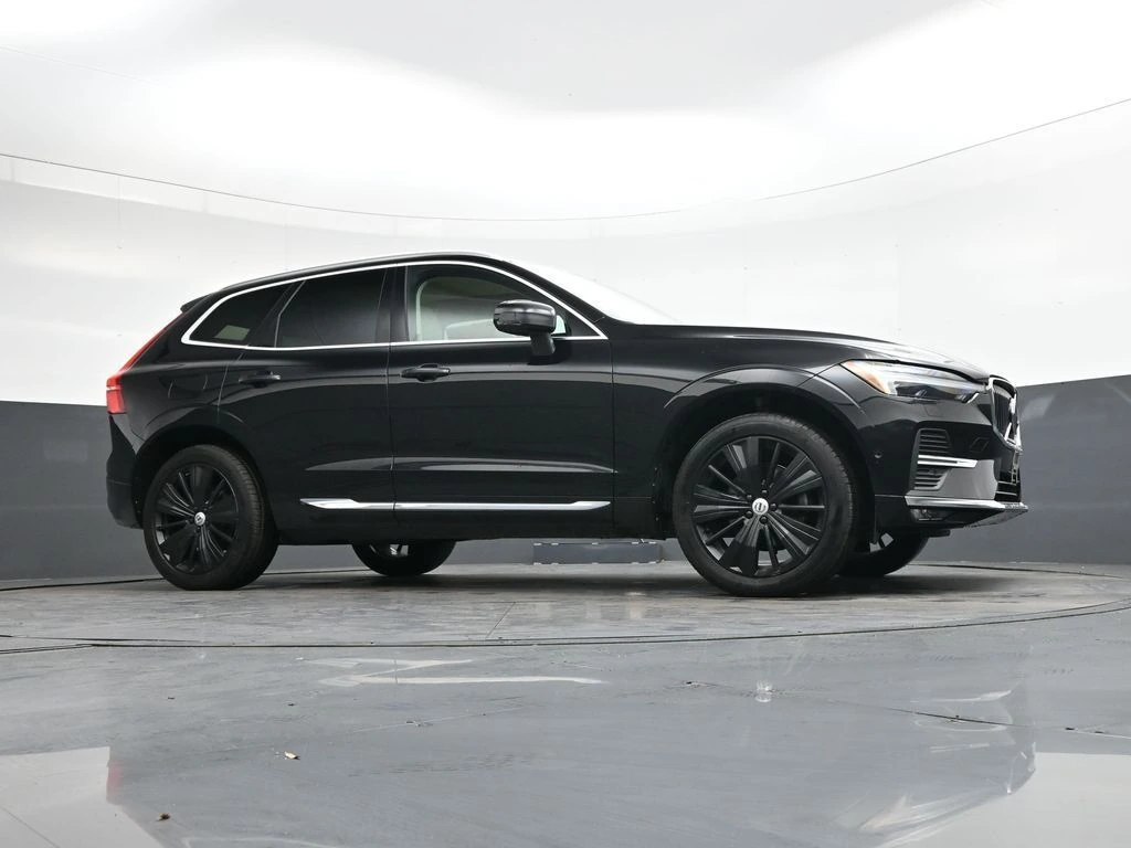 2022 Volvo - image 32