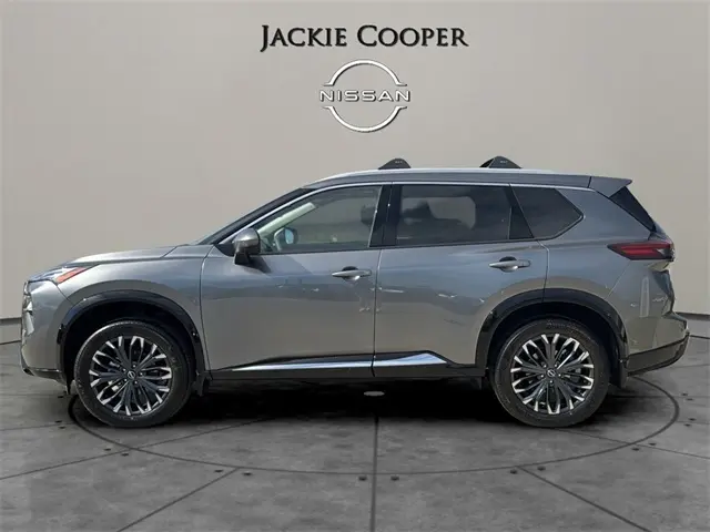 2026 Nissan Rogue Platinum photo 2