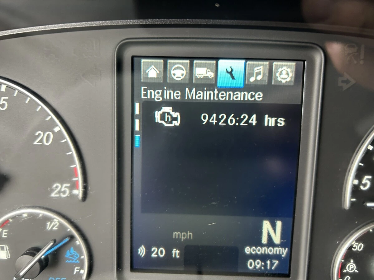 2022 Freightliner Cascadia - image 23