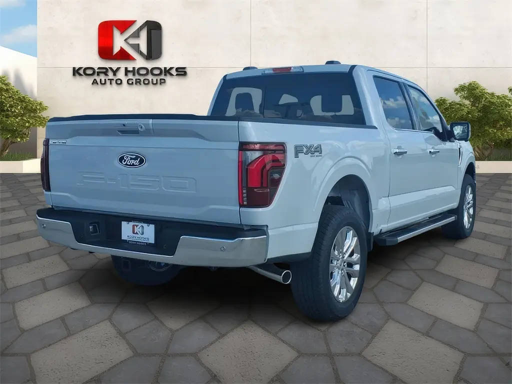 2025 Ford F-150 Lariat photo 3