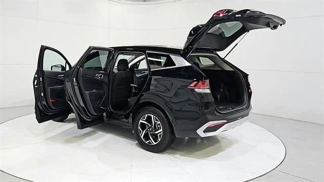 2025 Kia Sportage LX - Photo 12