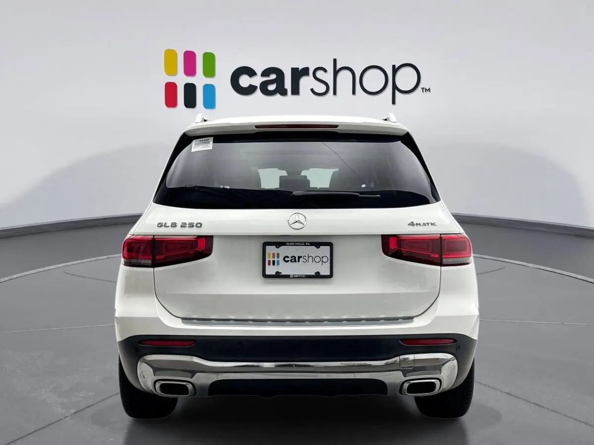 2022 Mercedes Benz GLB 250 photo 4