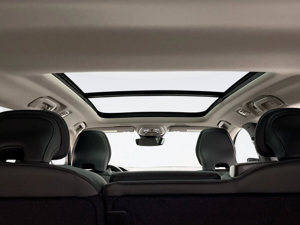 2024 Volvo - image 18