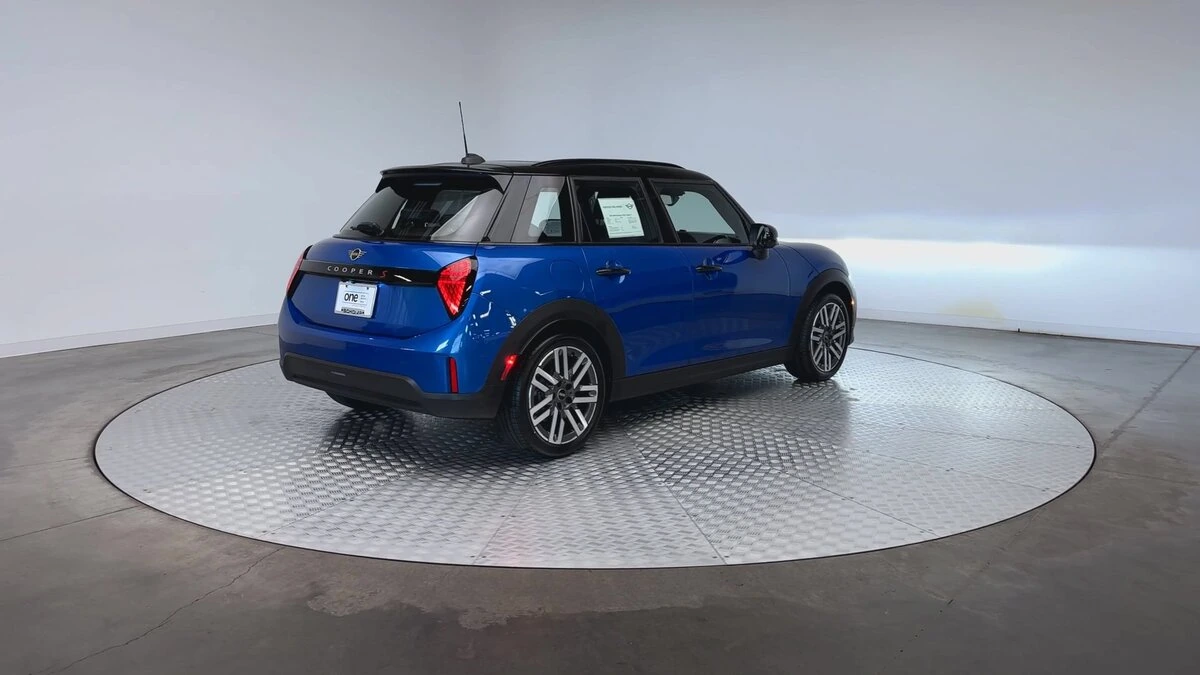 2026 MINI Hardtop 4 Door S - Photo 8