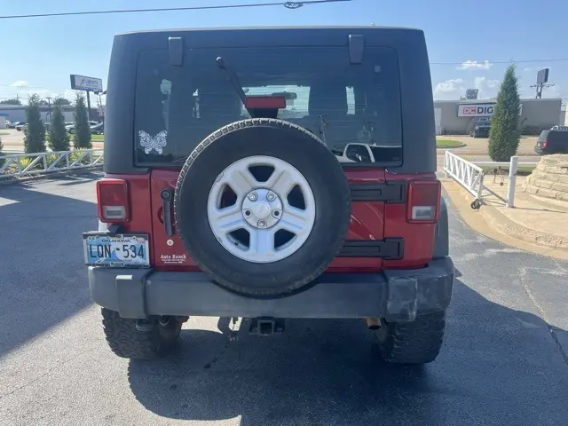 2011 Jeep Wrangler X photo 4