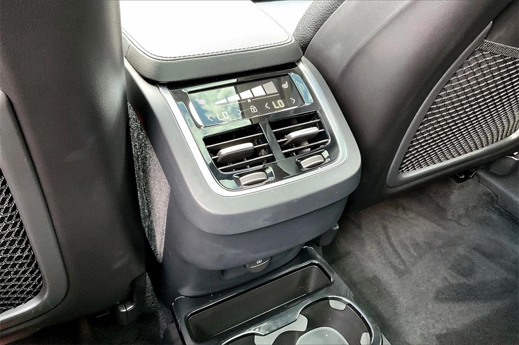 2023 Volvo - image 9