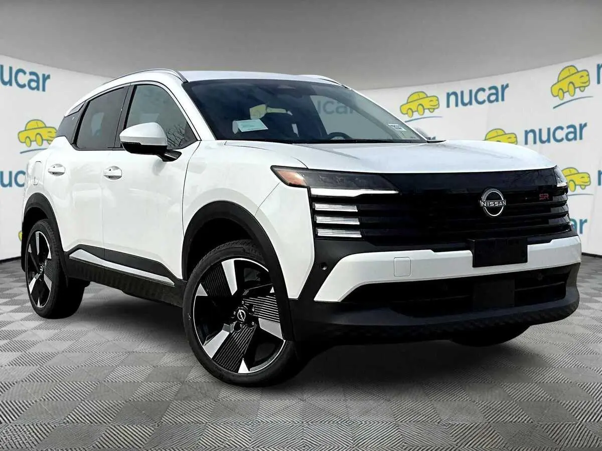 2025 Nissan Kicks SR's photo