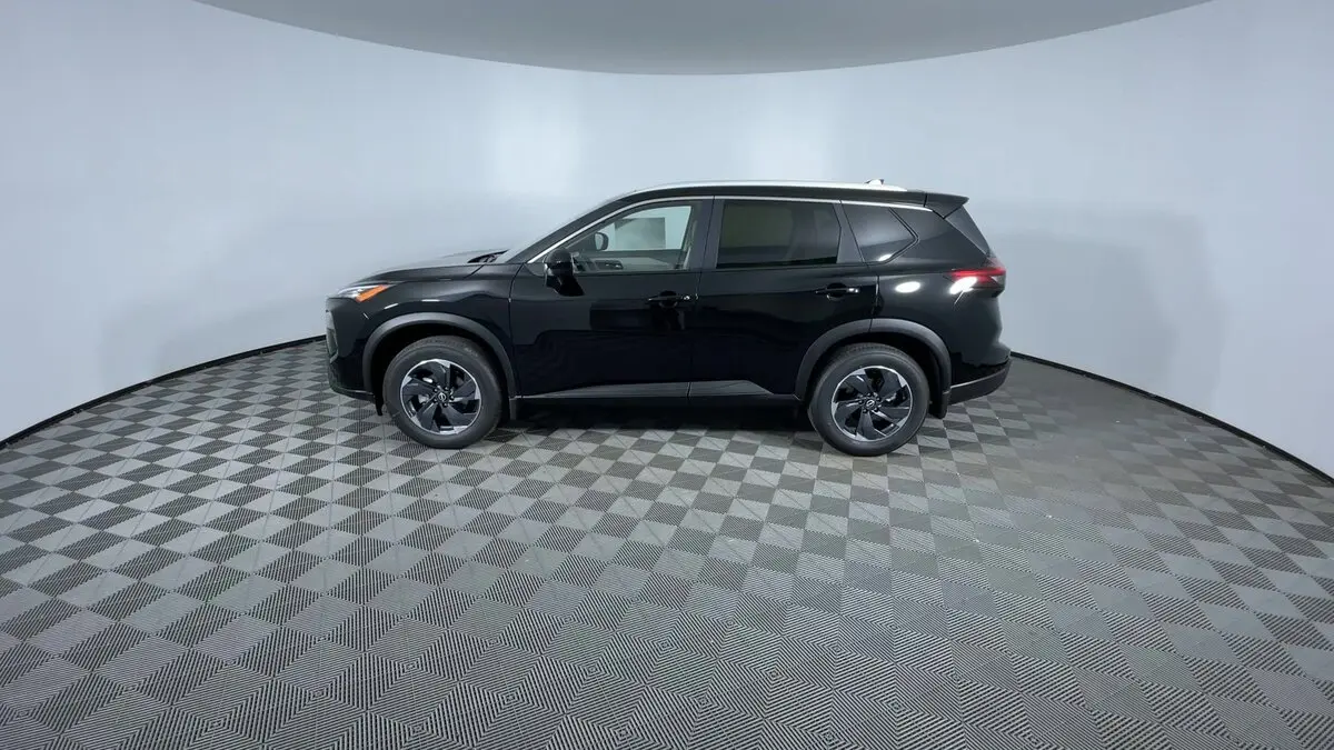 2026 Nissan Rogue SV photo 2