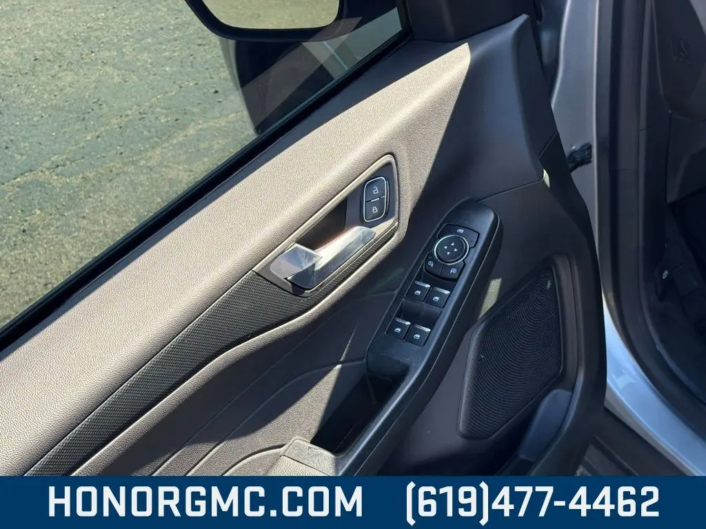 2024 Ford Escape ST-Line photo 13