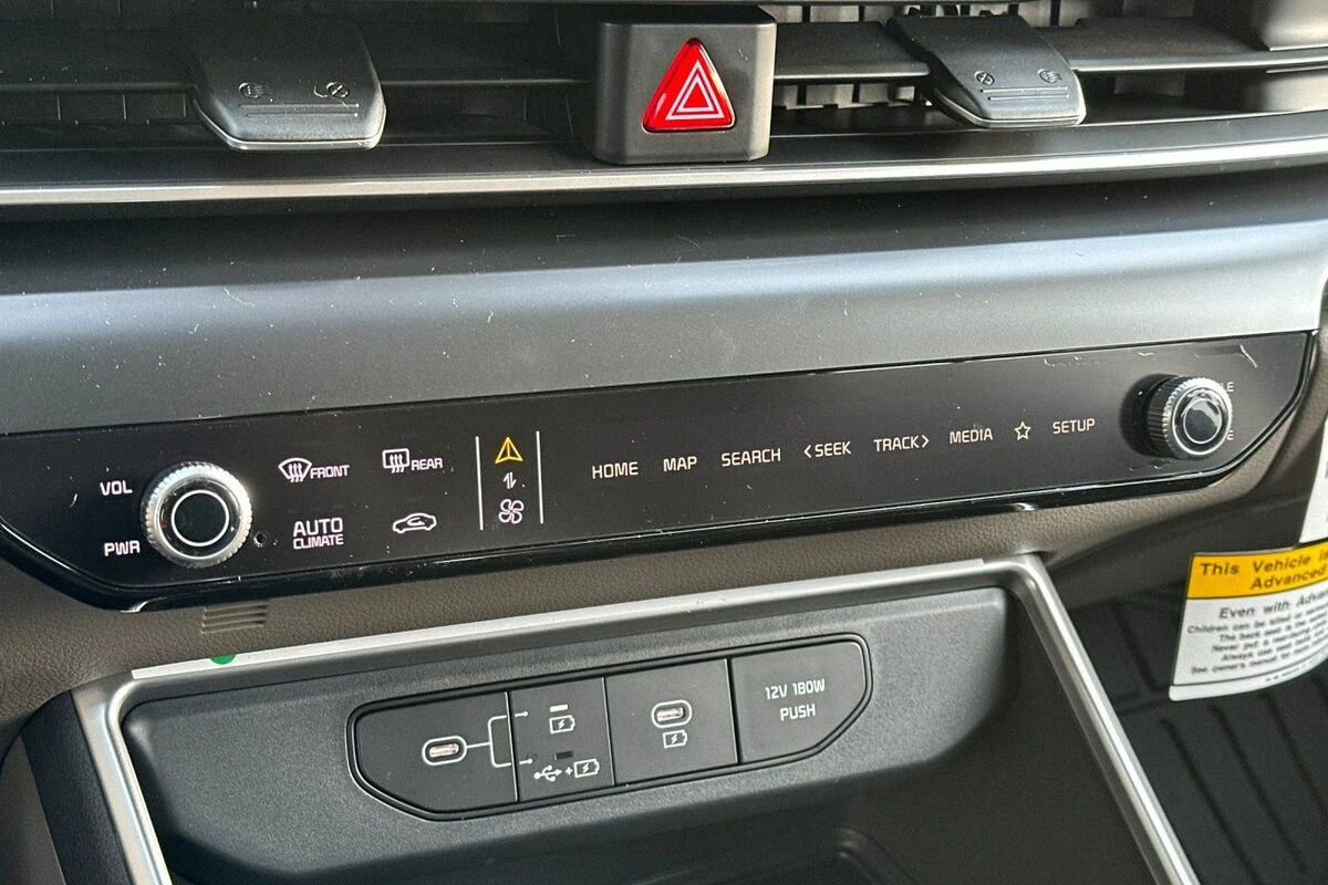 2026 Kia Carnival LXS - Photo 18