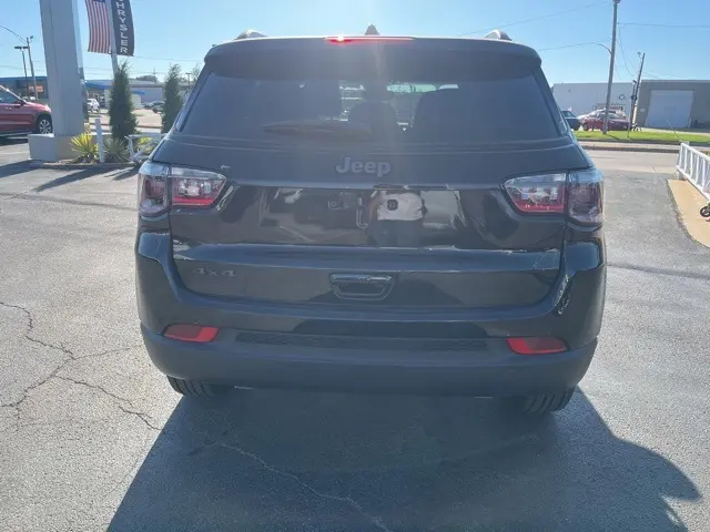 2026 Jeep Compass Latitude photo 3