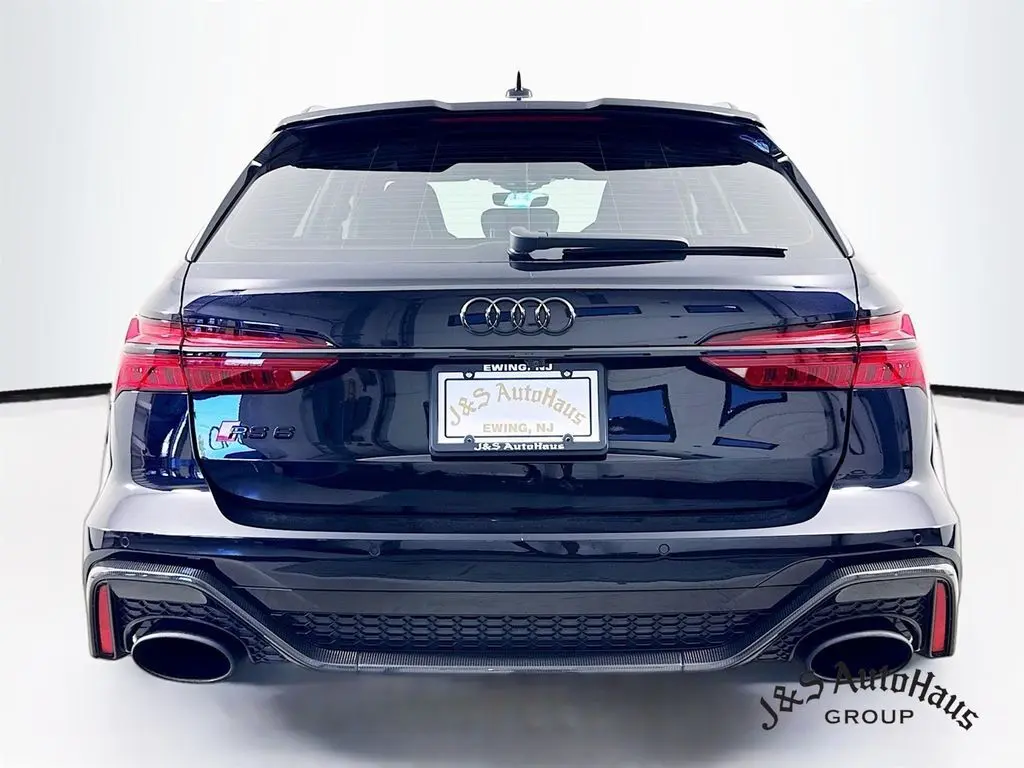 2022 Audi RS 6 Avant Base photo 6