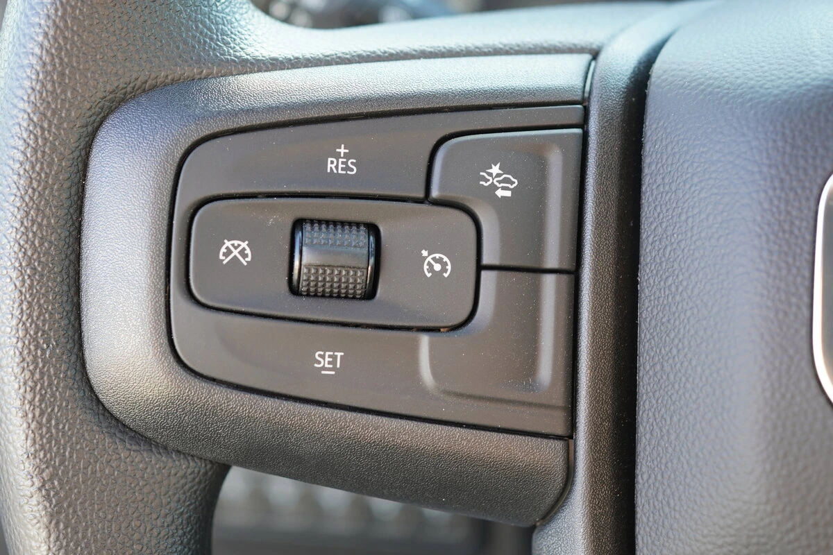 2025 GMC Sierra 3500 Chassis Cab Pro - Photo 27