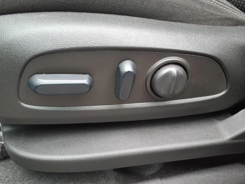 2023 GMC Terrain SLE - Photo 20
