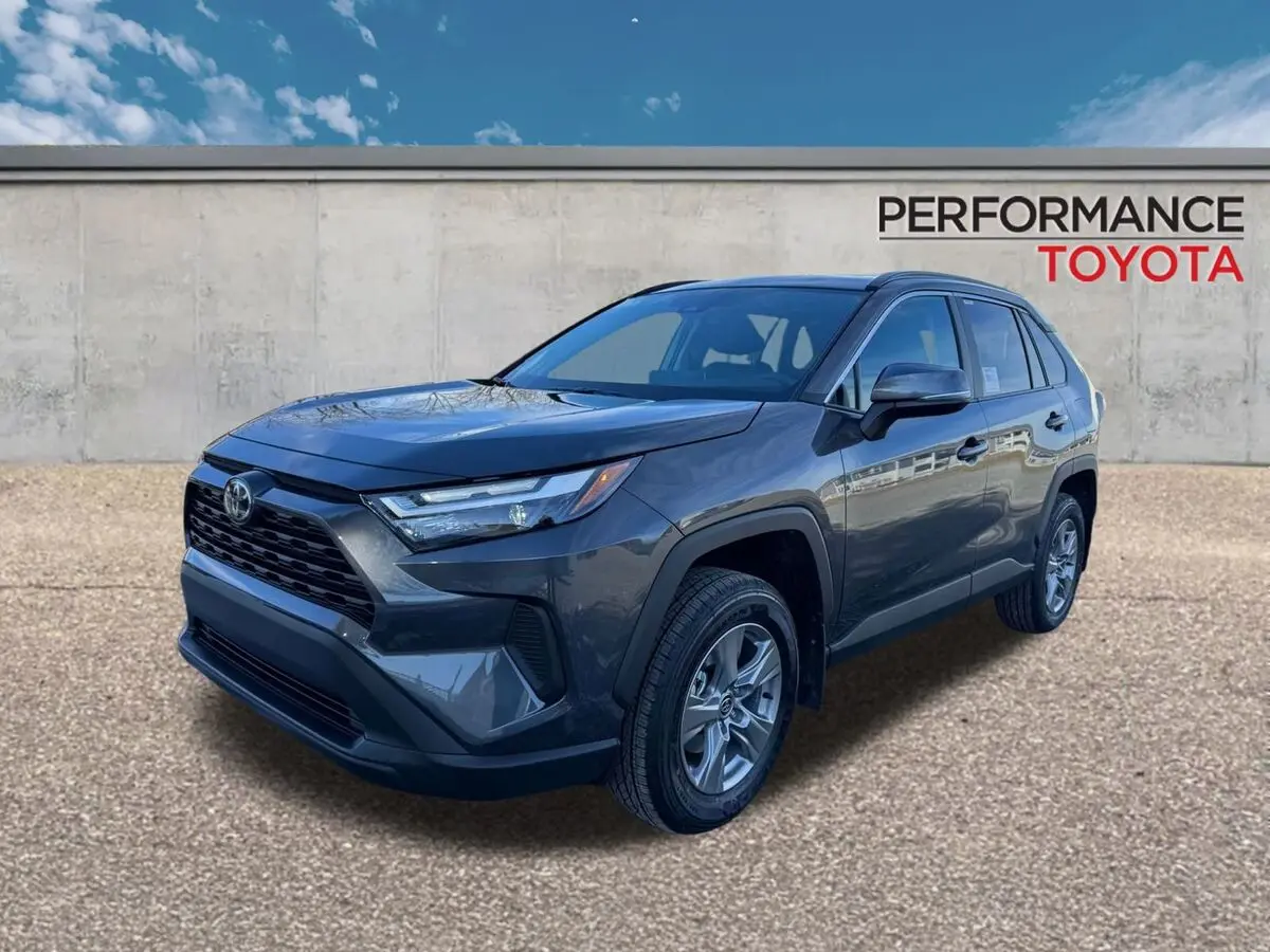 2025 Toyota RAV4 XLE's photo