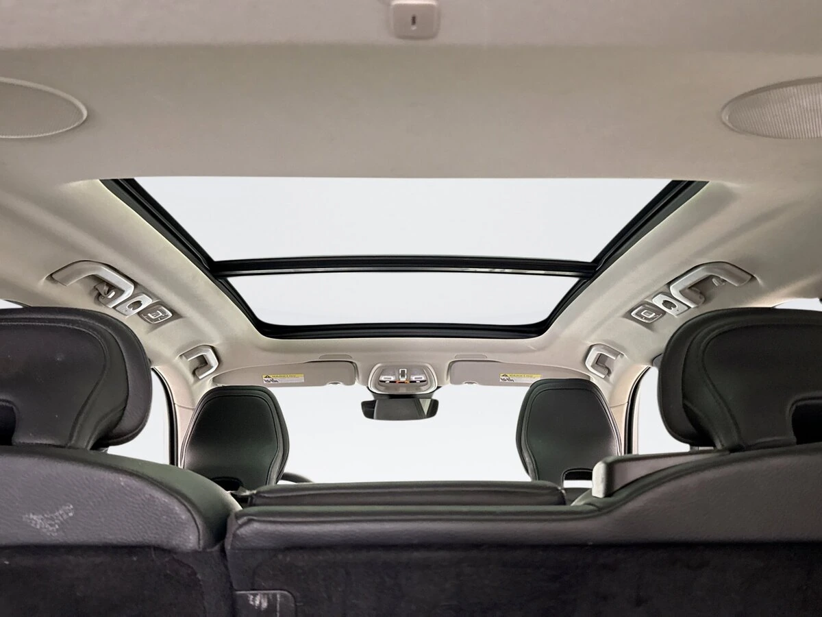 2023 Volvo - image 17