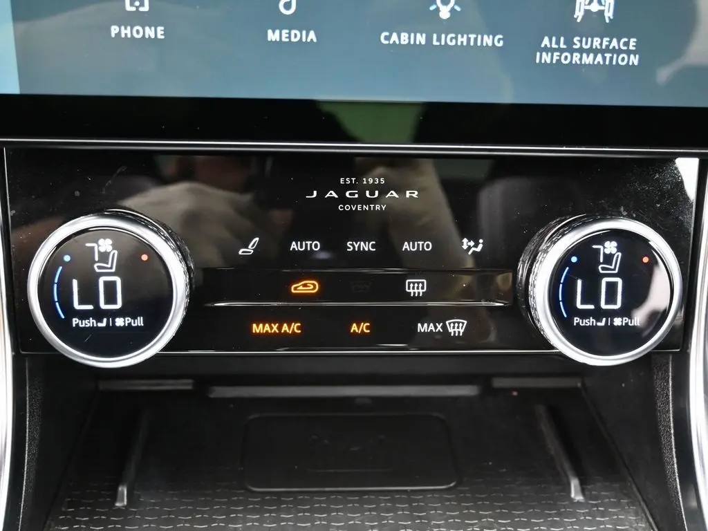 2022 Jaguar XF R-Dynamic SE photo 26