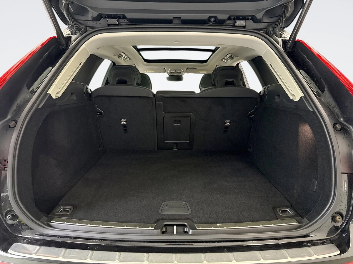 2022 Volvo - image 20