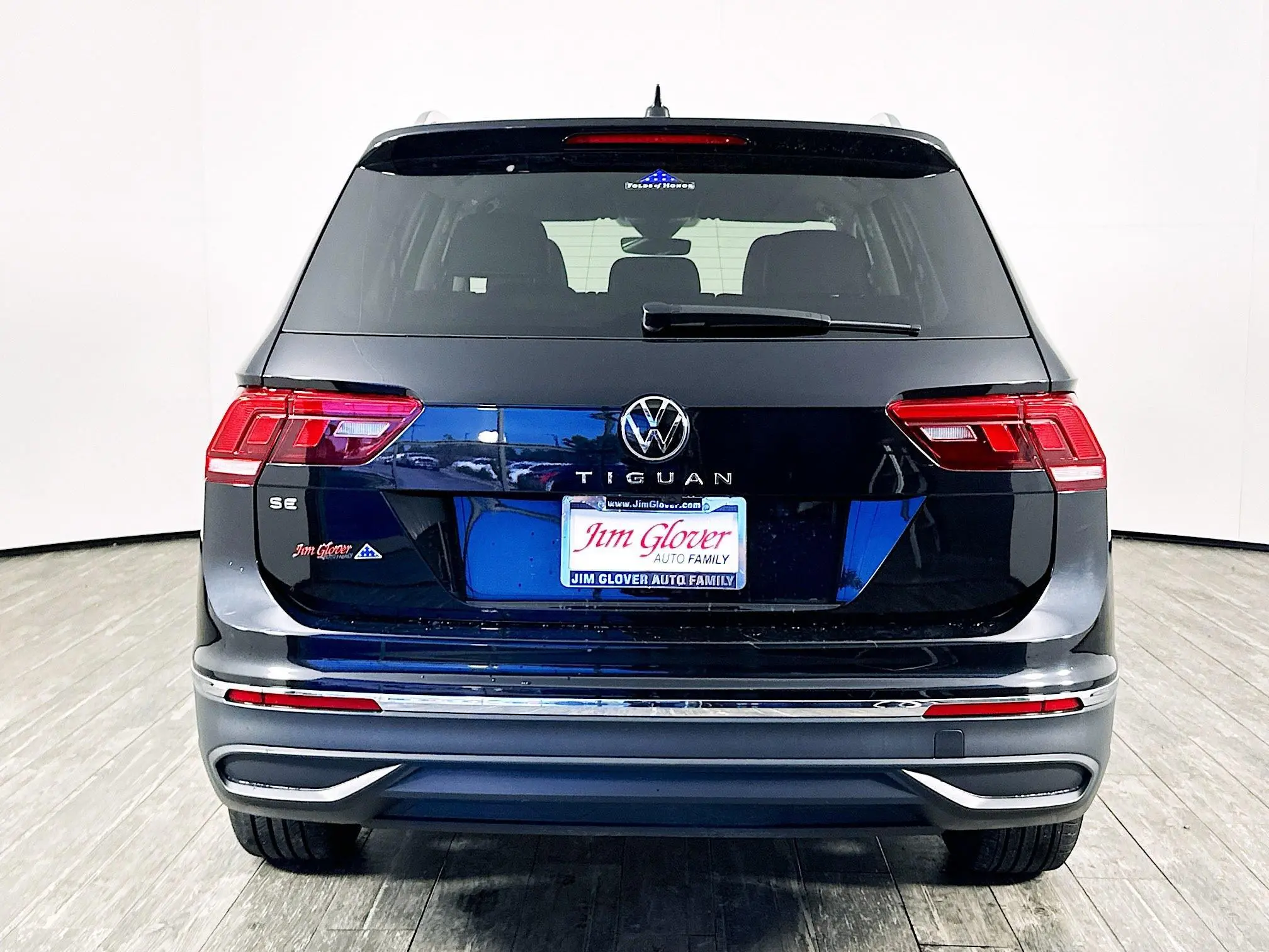 2024 Volkswagen Tiguan SE Wolfsburg Edition photo 3