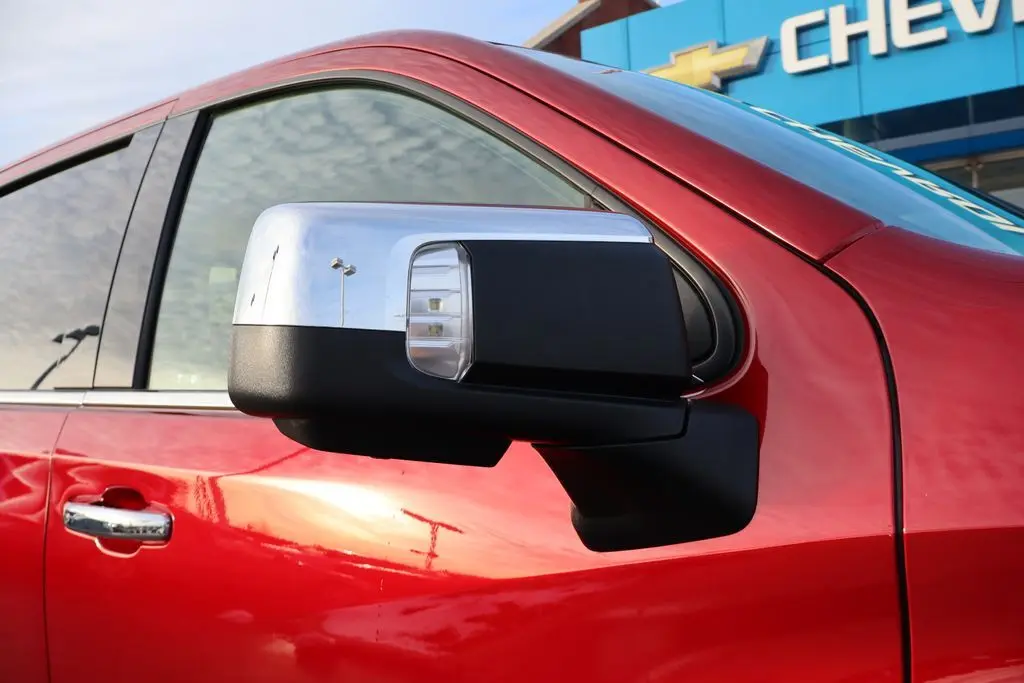 2023 Chevrolet Silverado 1500 LTZ photo 2