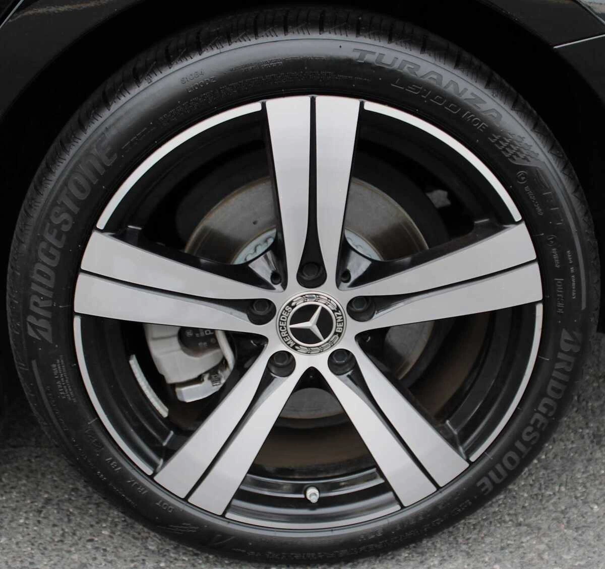 2025 Mercedes-Benz C-Class Sedan C 300 - Photo 12