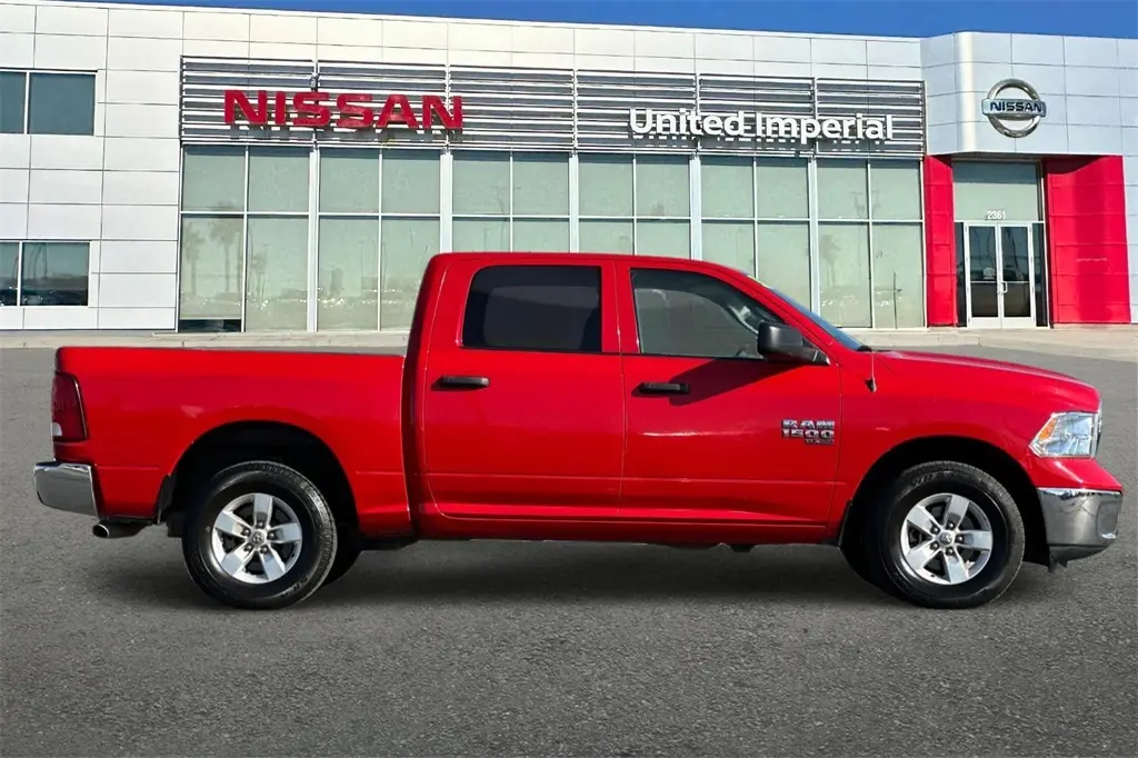 2022 Ram 1500 Classic SLT photo 3