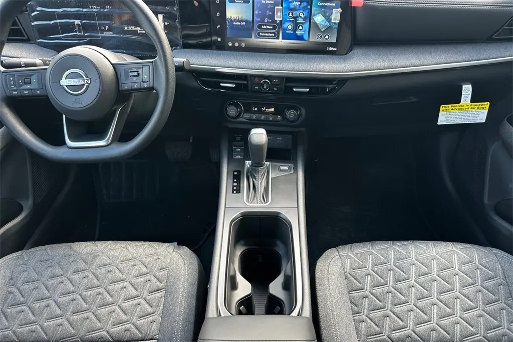 2026 Nissan Kicks SV photo 9