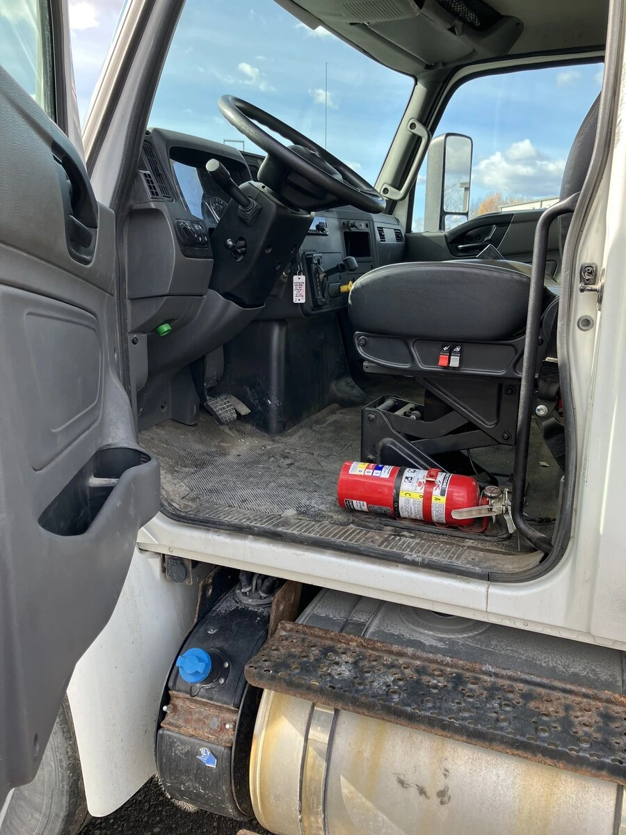 2019 International MV - image 4