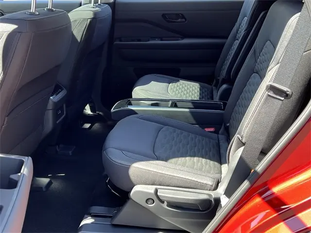 2025 Nissan Pathfinder SV photo 20