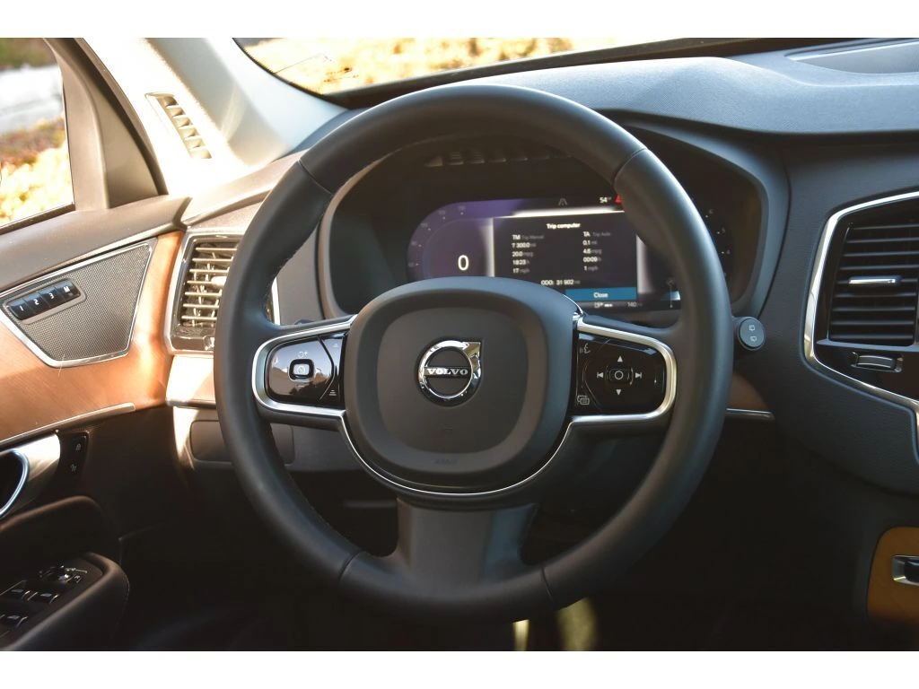 2023 Volvo - image 15