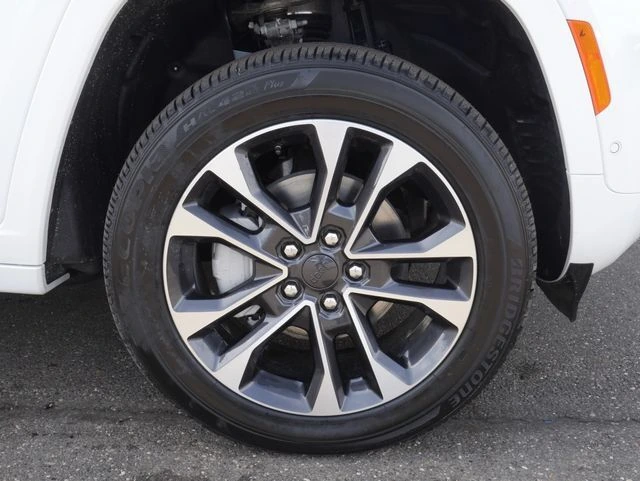 2025 Jeep Grand Cherokee Overland - Photo 16