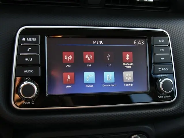 2025 Nissan Kicks Play S photo 17