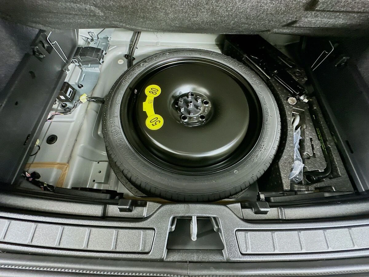 2026 Volvo XC40 Plus - Photo 40
