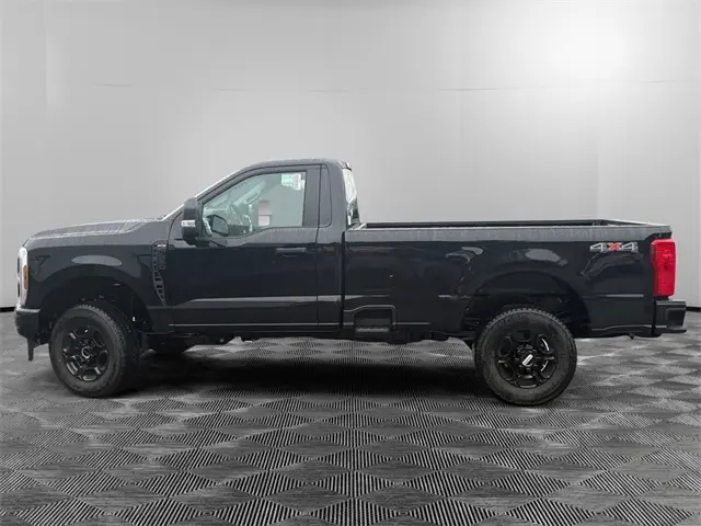 2026 Ford F-350 photo 2