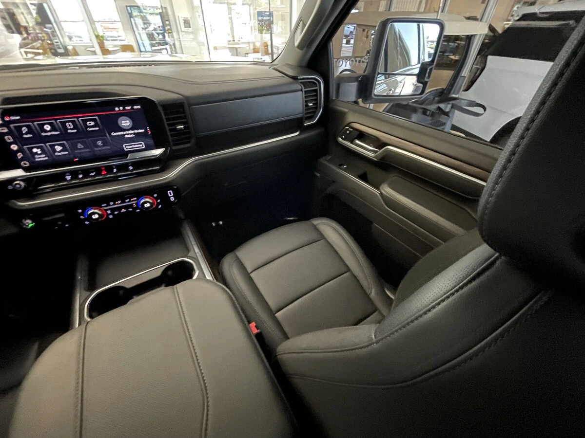 2025 GMC Sierra 2500HD SLT - Photo 33