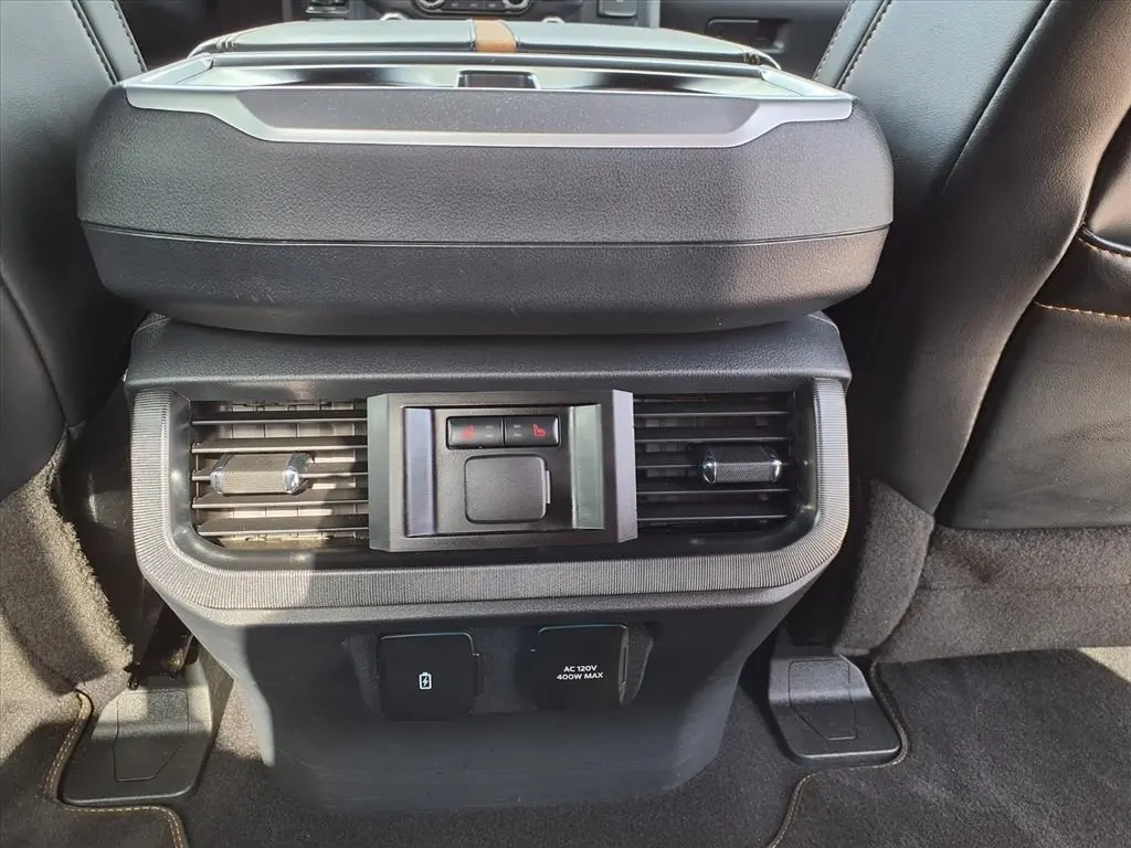 2023 Ford F-150 Platinum photo 18