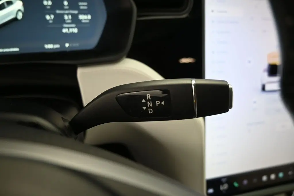 2019 Tesla Model X Long Range photo 27