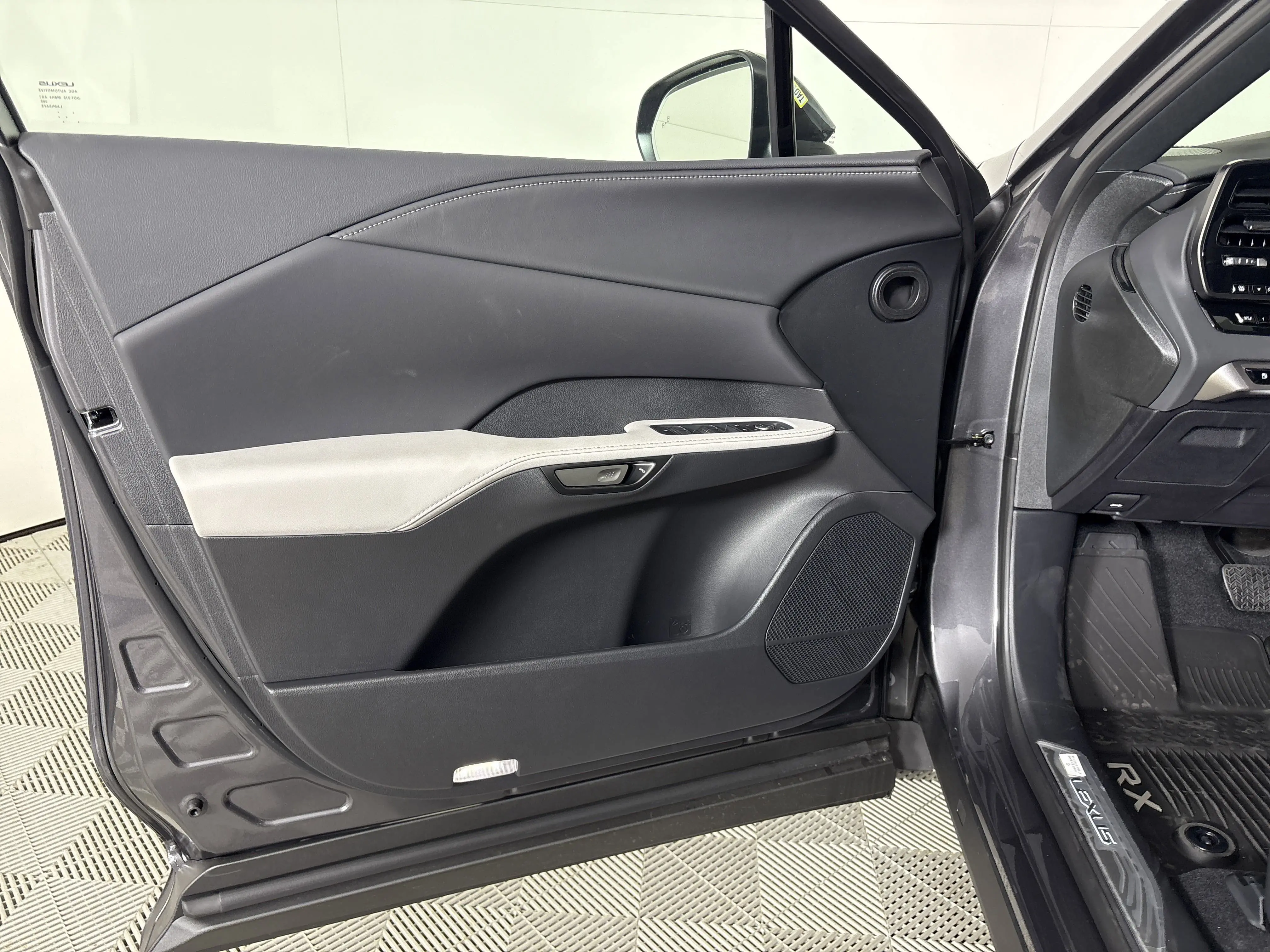 2025 Lexus RX 350 Premium AWD photo 2