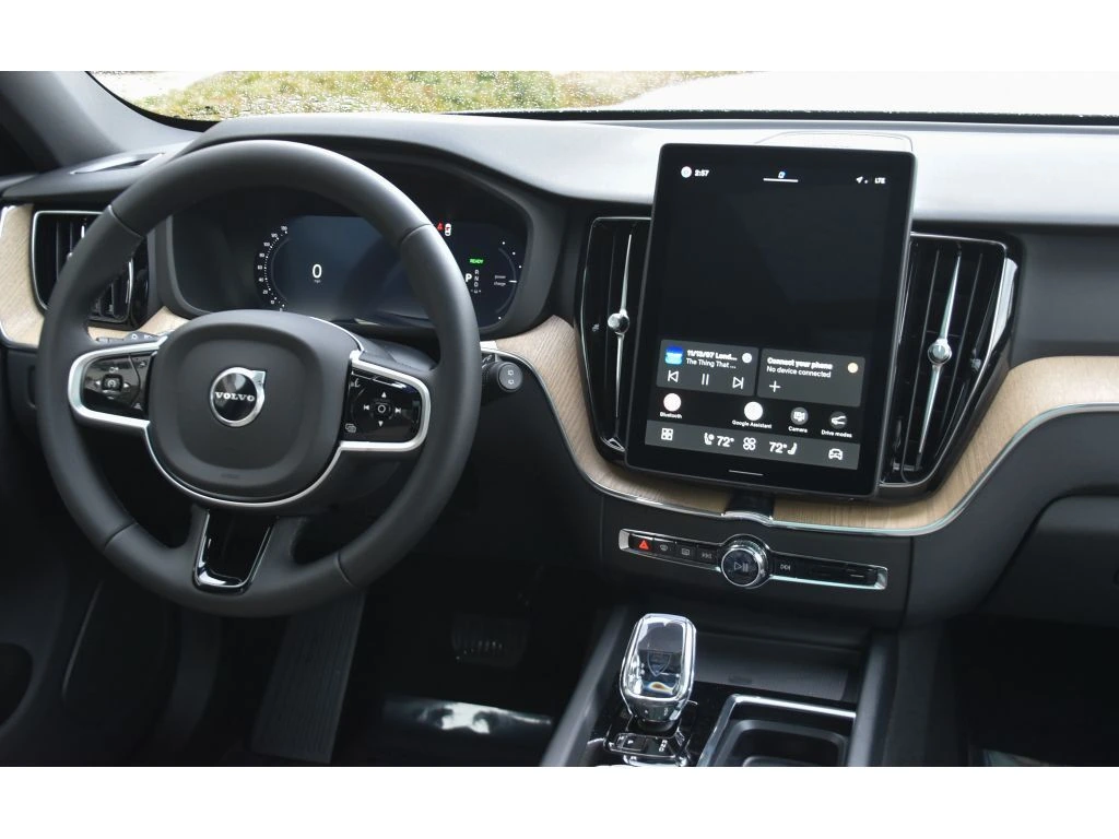 2026 Volvo - image 16