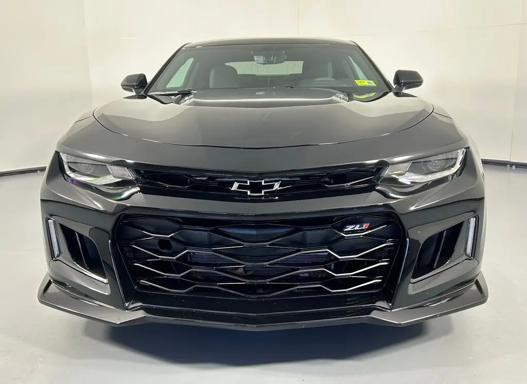 2021 Chevrolet Camaro ZL1 photo 2