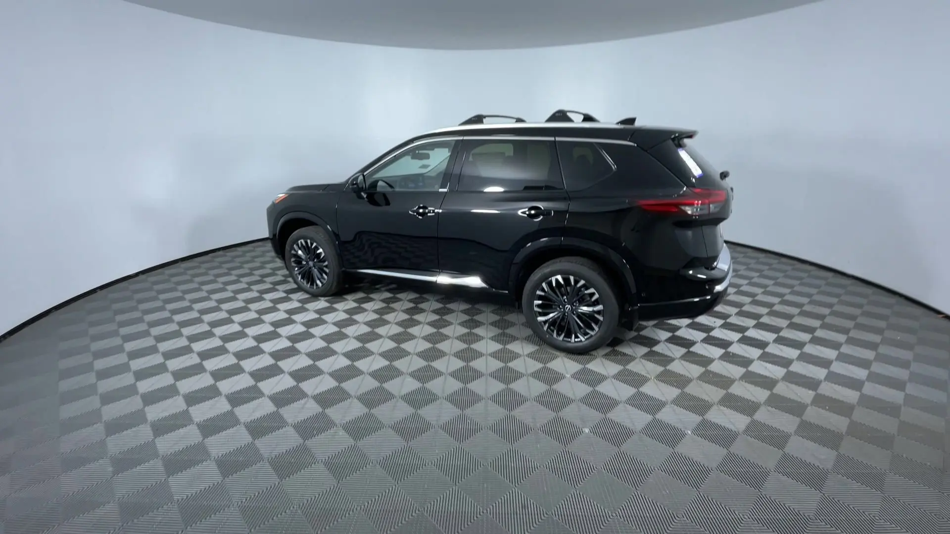 2026 Nissan Rogue Platinum photo 3