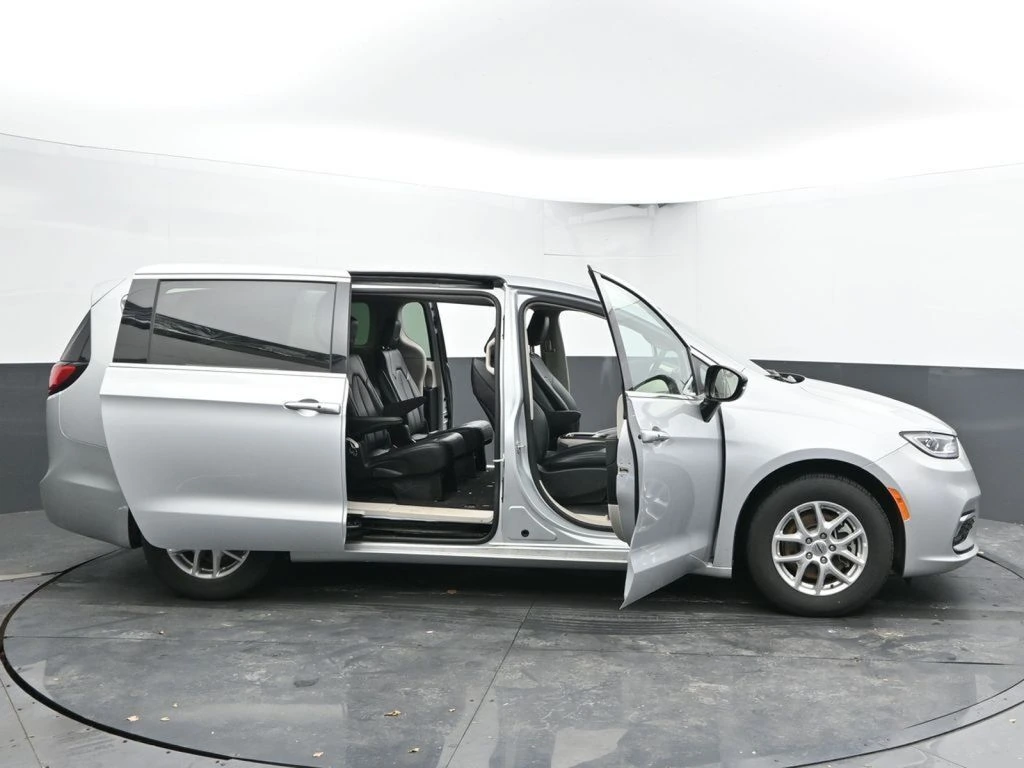 2024 Chrysler Pacifica Touring L - Photo 60
