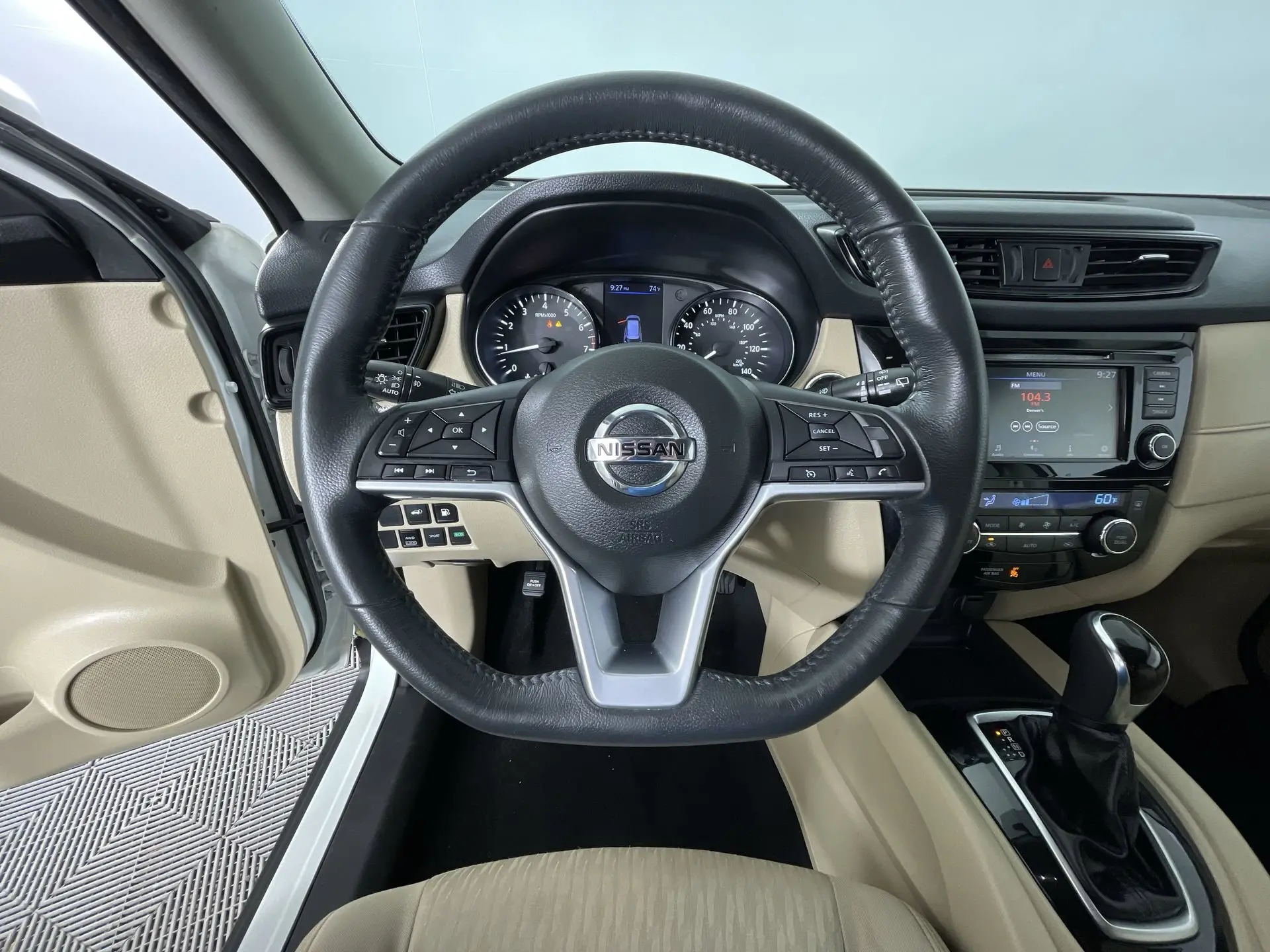 2018 Nissan Rogue SV photo 14